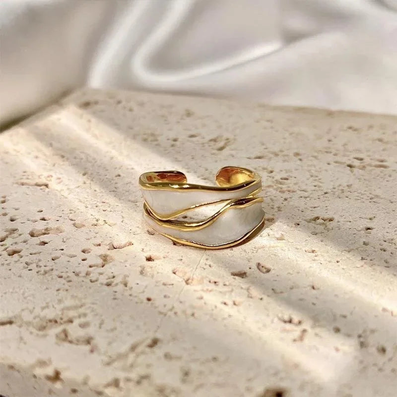 Ring Vintage White
