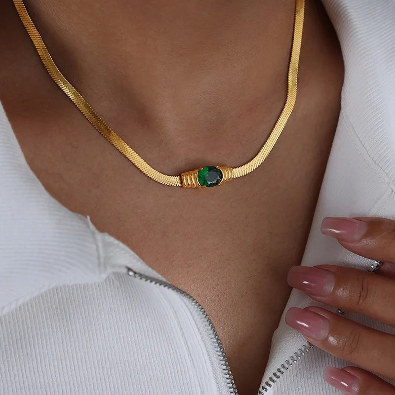 Retro Noir Necklace, 18K Gold-Plated
