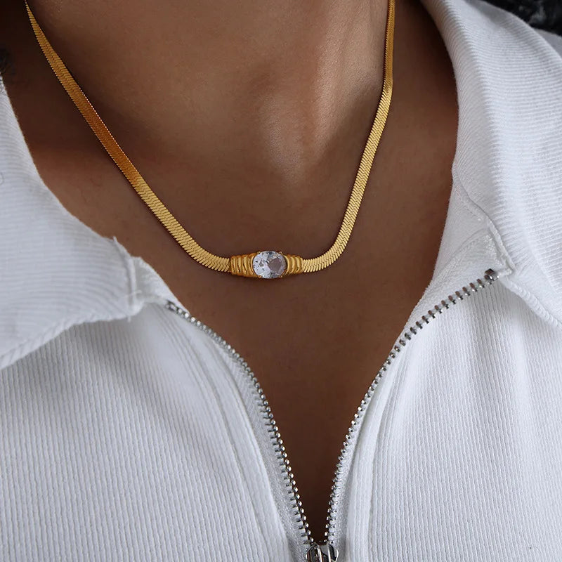 Retro Noir Necklace, 18K Gold-Plated