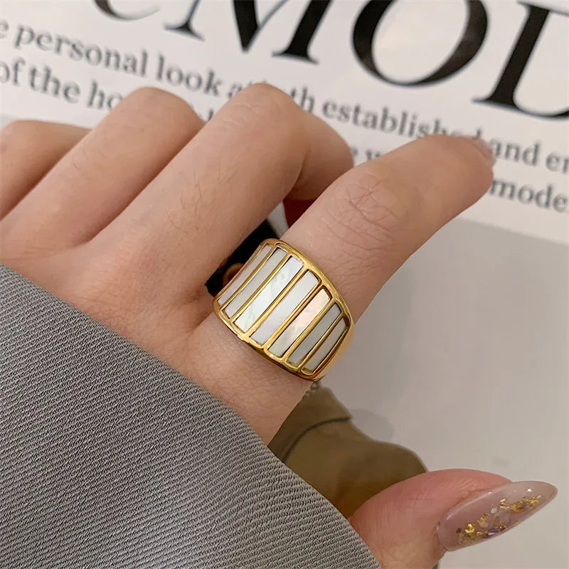 Madre pearl Ring