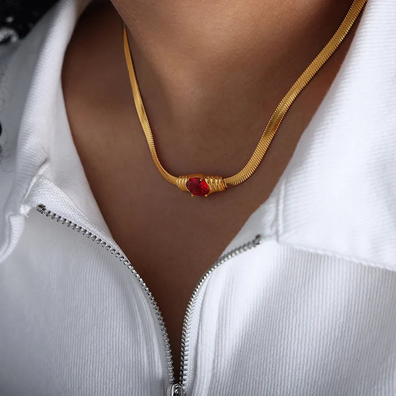 Retro Noir Necklace, 18K Gold-Plated