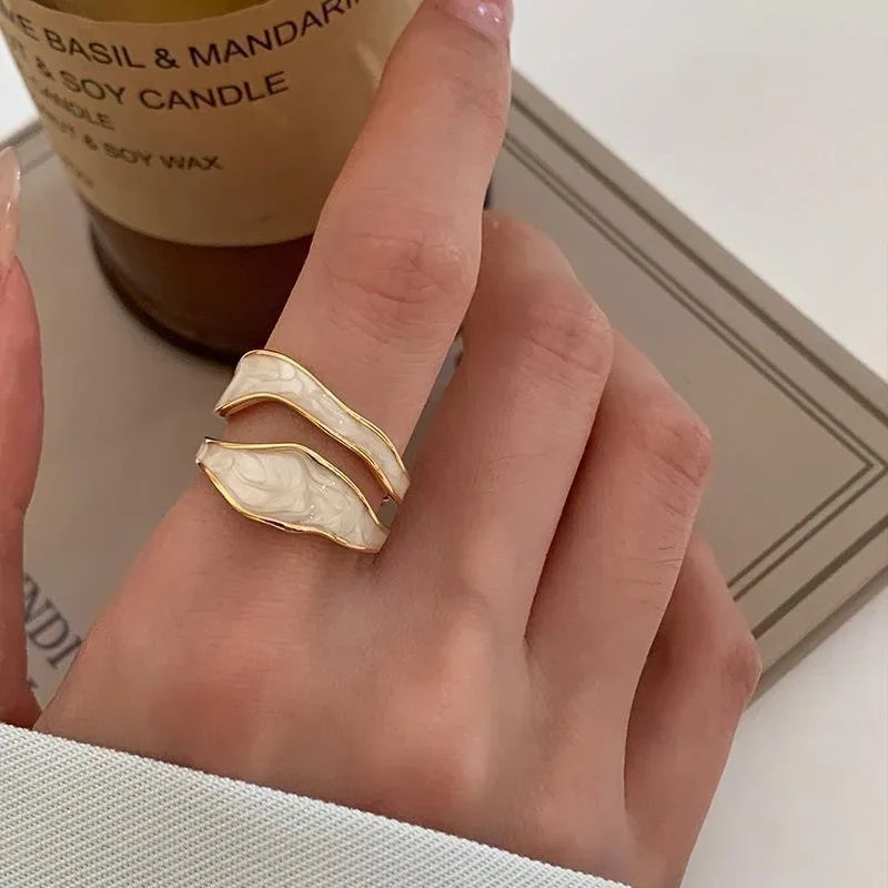 Ring Vintage White