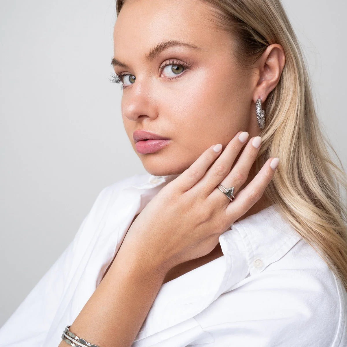 Mia Earrings