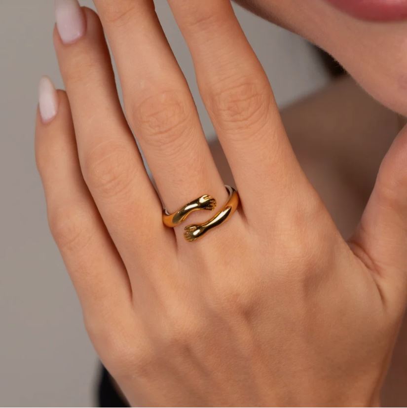 Hug Ring